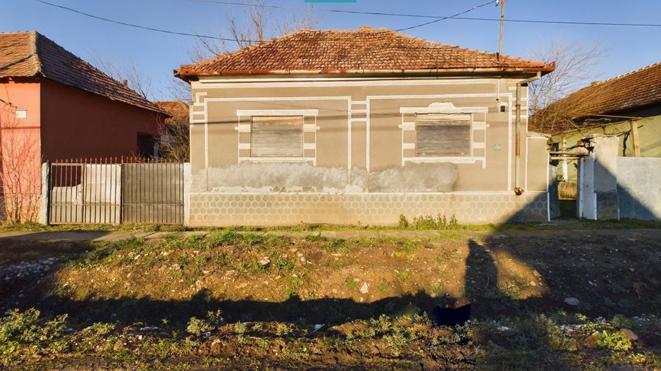 Casă de vacanță de vânzare în Tauț - Poză 2