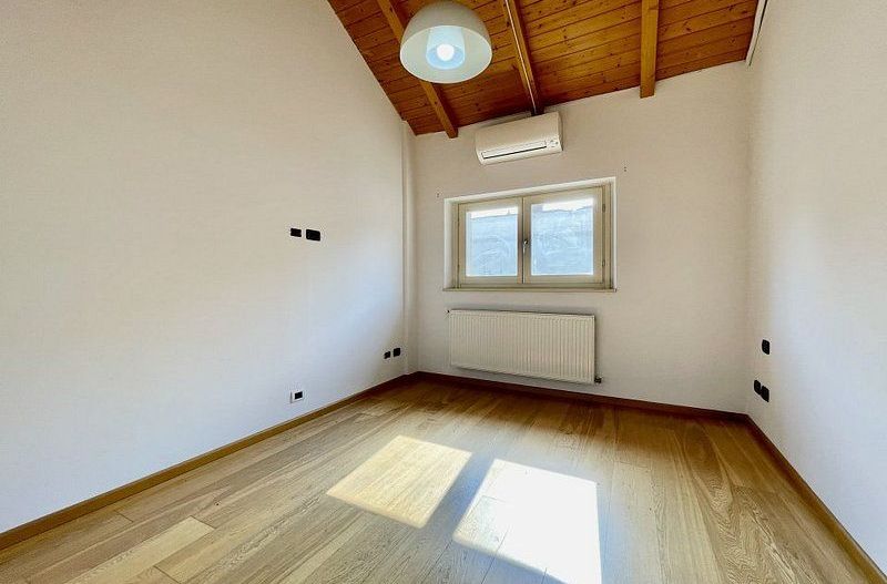 Penthouse pe doua niveluri situat in Piata Unirii - Poză 10