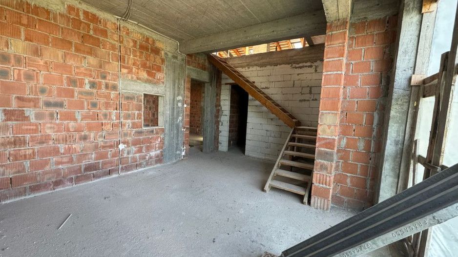 Vila deosebita, D+P+E+M, nefinalizata, 10 camere,2838m2, negociabil - Poză 23