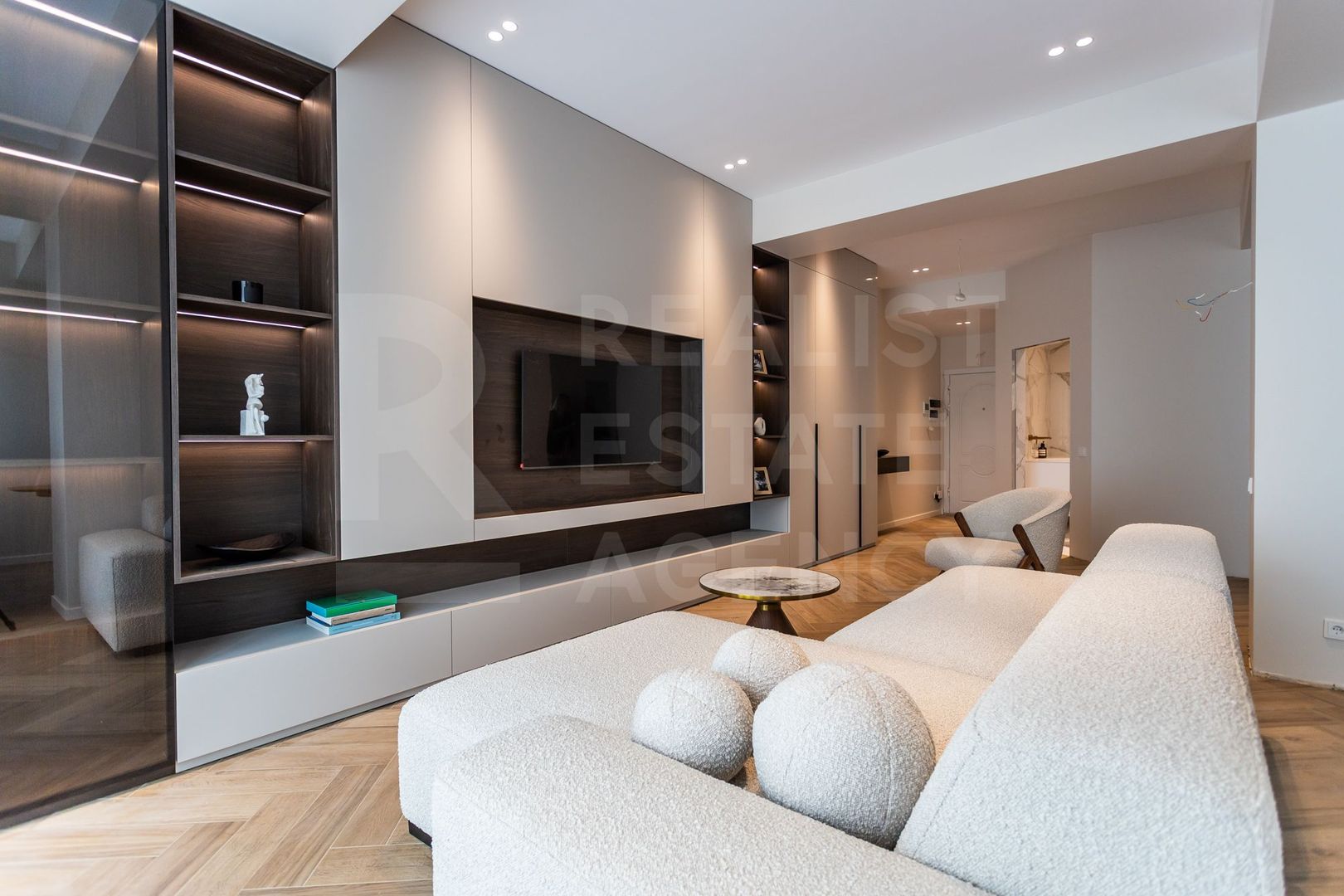 Apartament stilat în centrul diplomatic - Poză 4