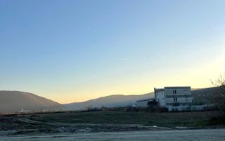 Teren 5800 mp-ideal hala, agricultura, investitie-Zona Groapa Saratii - Poză 1