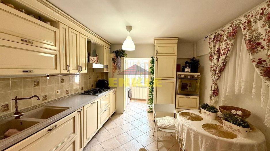 Apartament 2 camere decomandat, ultracentral - Poză 1