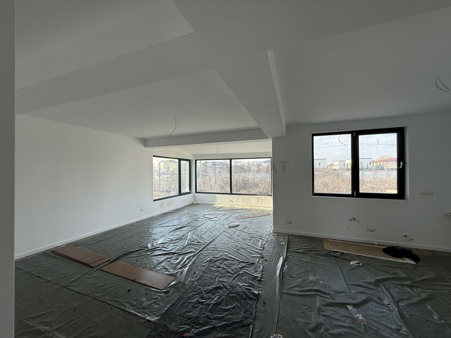 Vila individuala 5 camere Tunari - Poză 22