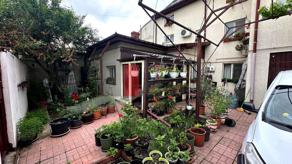 Casă individuală de vânzare – Dămăroaia, Sector 1, București - Poză 1
