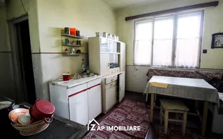 Cartierul 7 Noiembrie - Casă P+E Solidă - Singu - Poză 11