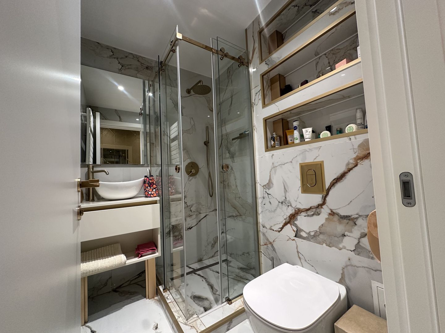 Apartament spectaculos cu 3 camere, 100 mp utili +terasă impresionanta - Poză 17