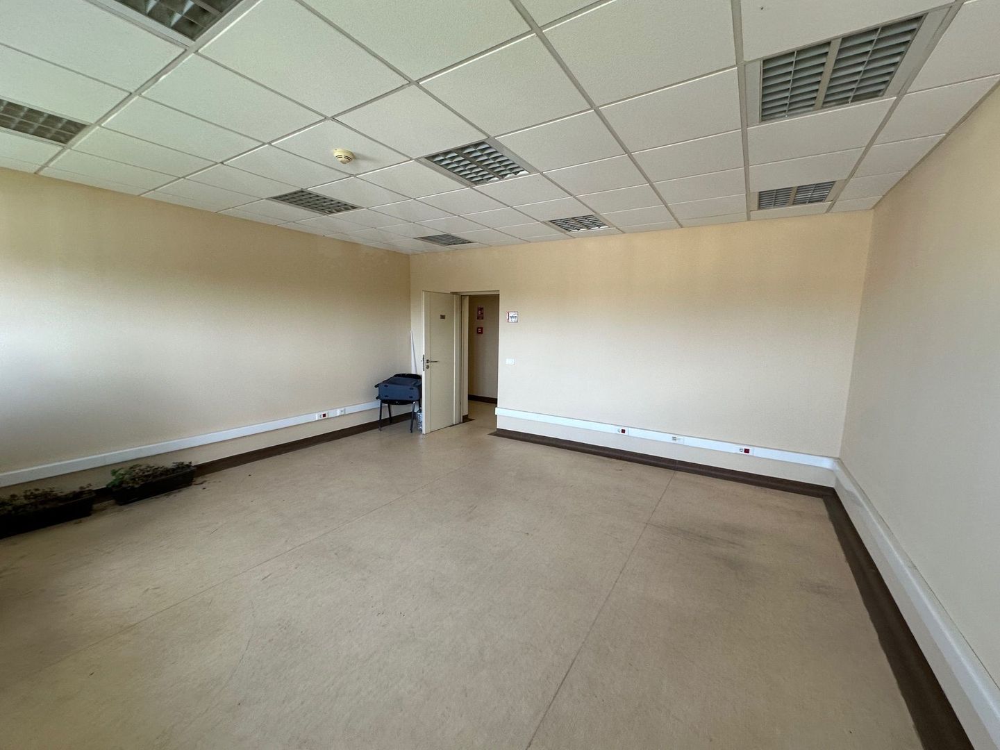 Investment Opportunity  88.410 sq m.  land - Poză 12