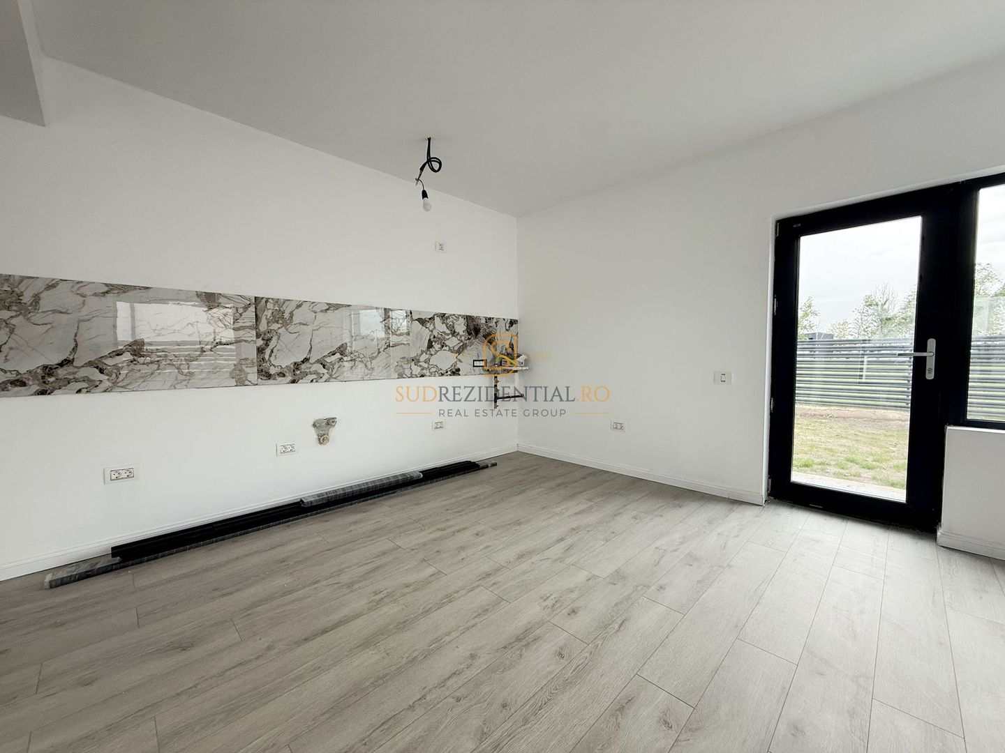 Casa Individuala cu 3 camere, 2 bai, teren 375 mp - zona centrala - Poză 10