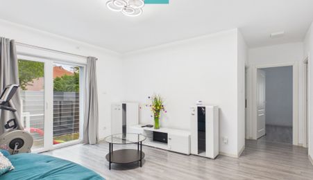 Apartament cu 3 camere si curte in Alfa