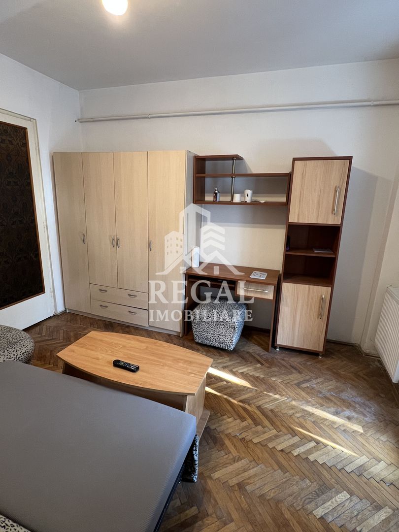 Garsonieră de închiriat – Zona 2 Central | Etaj 2 | Mobilată - Poză 3