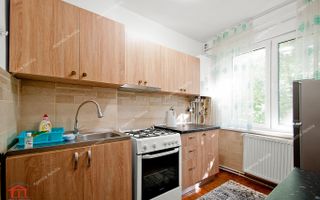 De vanzare apartament 2 camere Centru, etaj 3 - Poză 8