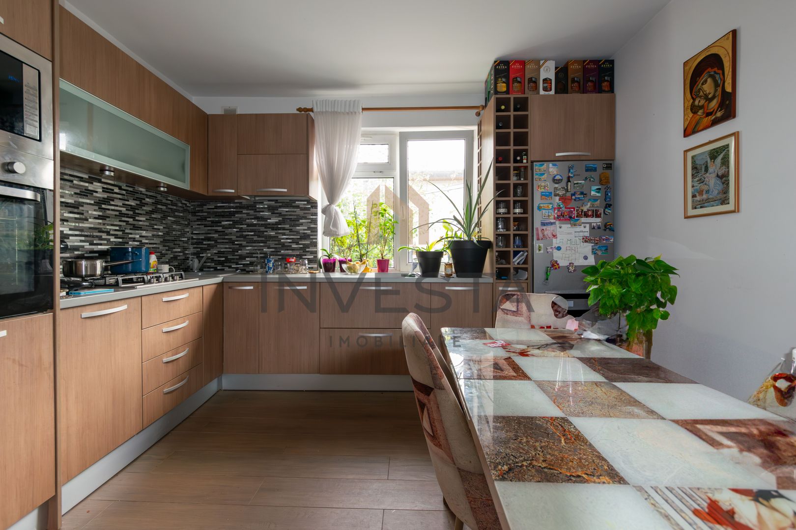 DE VANZARE CASA CU 4 CAMERE BUNA ZIUA - Poză 5