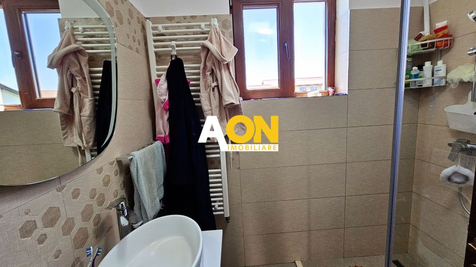 1/2 Duplex mobilat, utilat, 4 camere, pivnita, 200 mp teren - Poză 14