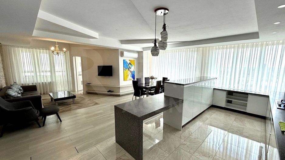 Chirie, apartament, 3 camere + living, strada București, Centru - Poză 3