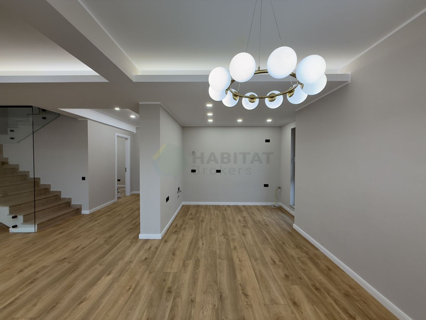 Vila individuala 5 camere Tunari 1 Decembrie - Poză 4