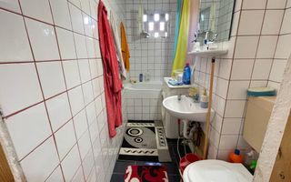 Apartament cu trei camere,etaj 2 - zona Cetatii - Poză 14