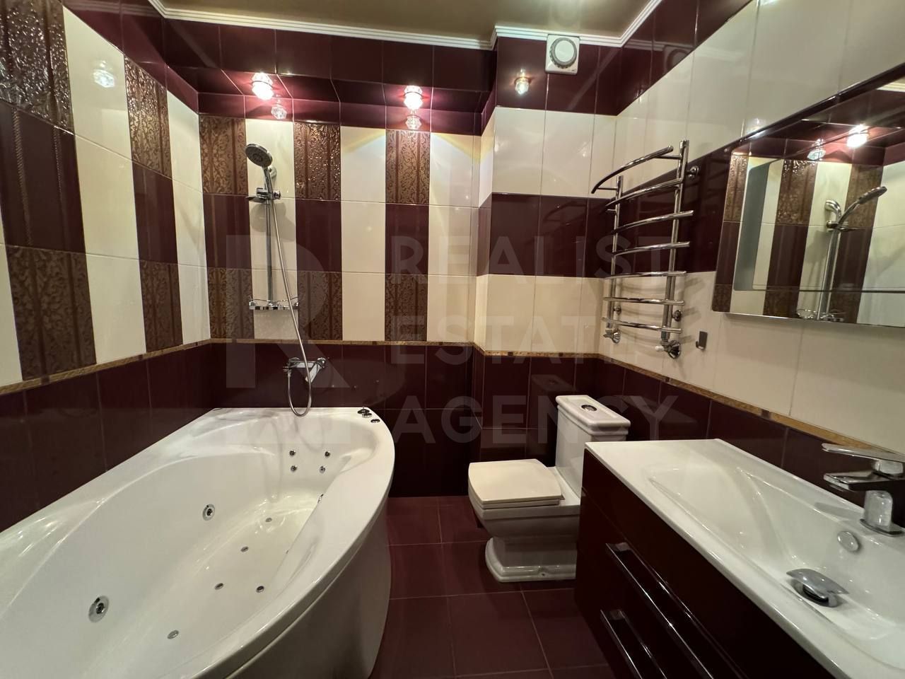 Chirie apartament, 3 camere, str. Lev Tolstoi, Centru - Poză 15