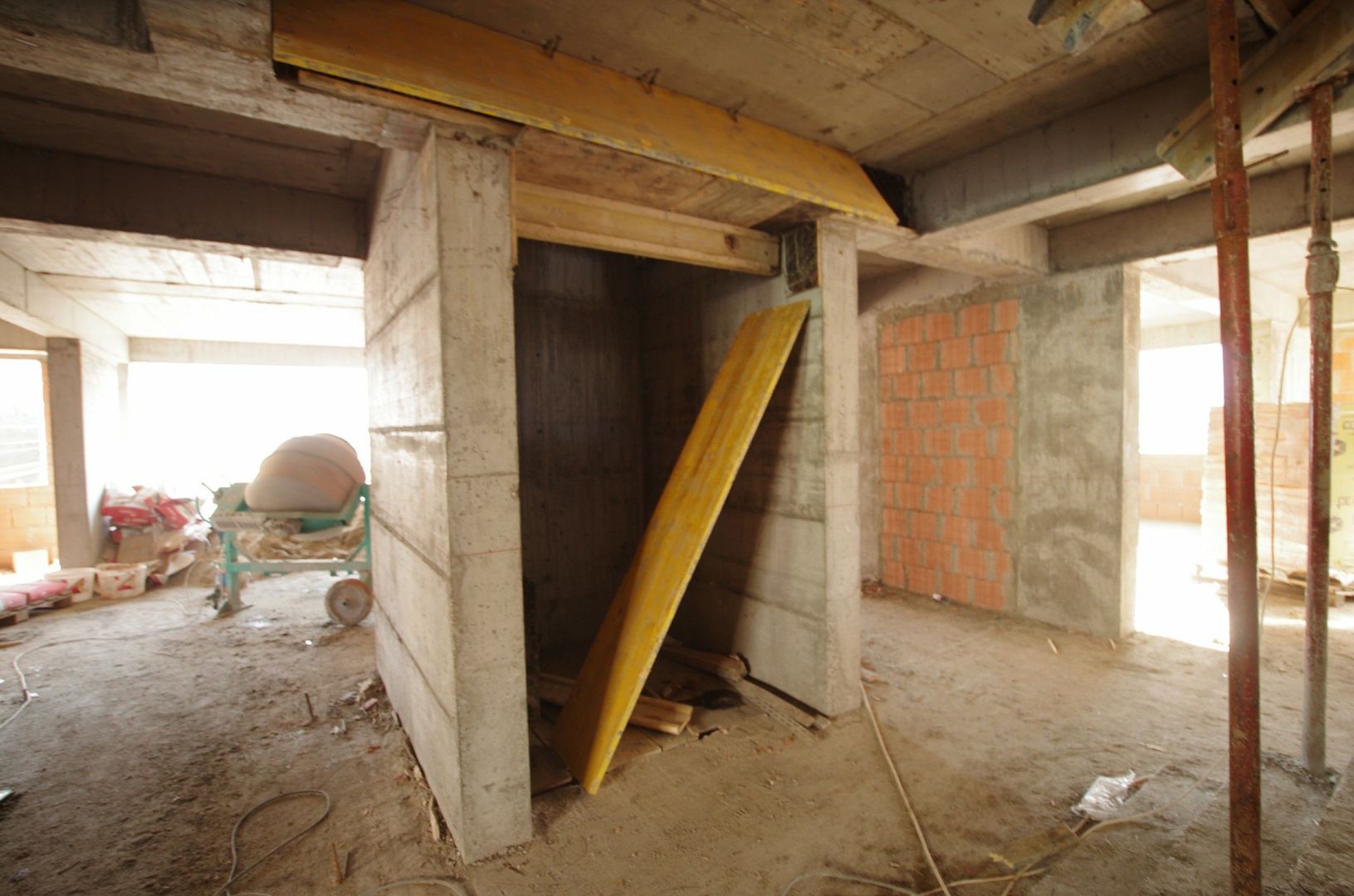 The Building - Barsanesti - Poză 17
