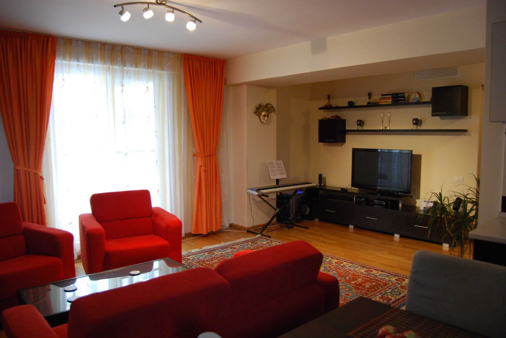 3 Camere Spațios, Renov﻿at Recent | Zona Decebal – Theodor Speranția - Poză 1