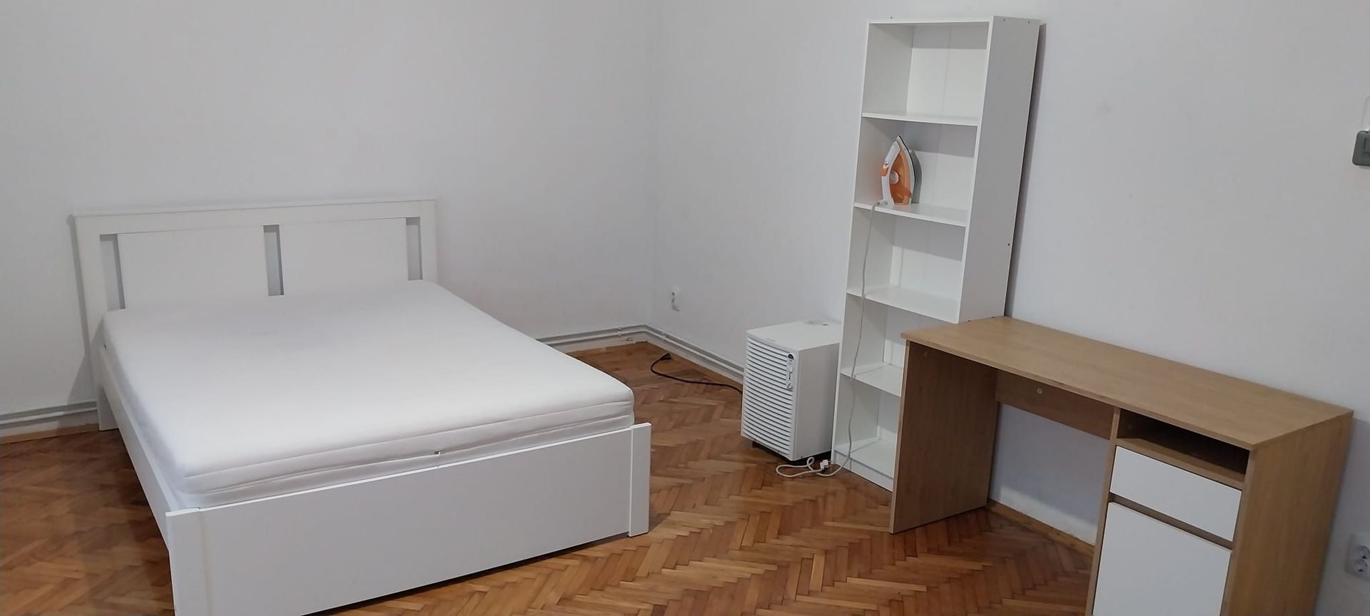 De inchiriat apartament in zona ultracentrala - Poză 2
