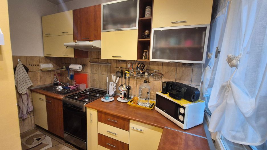 Vand casa 2 camere Moroasa - Poză 4