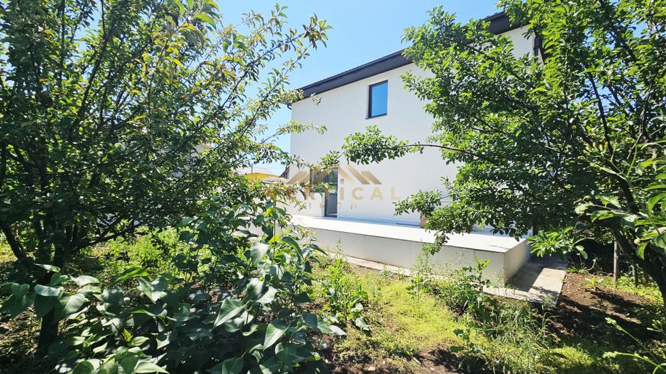 Vila 4 camere in centrul comunei Berceni - Poză 4