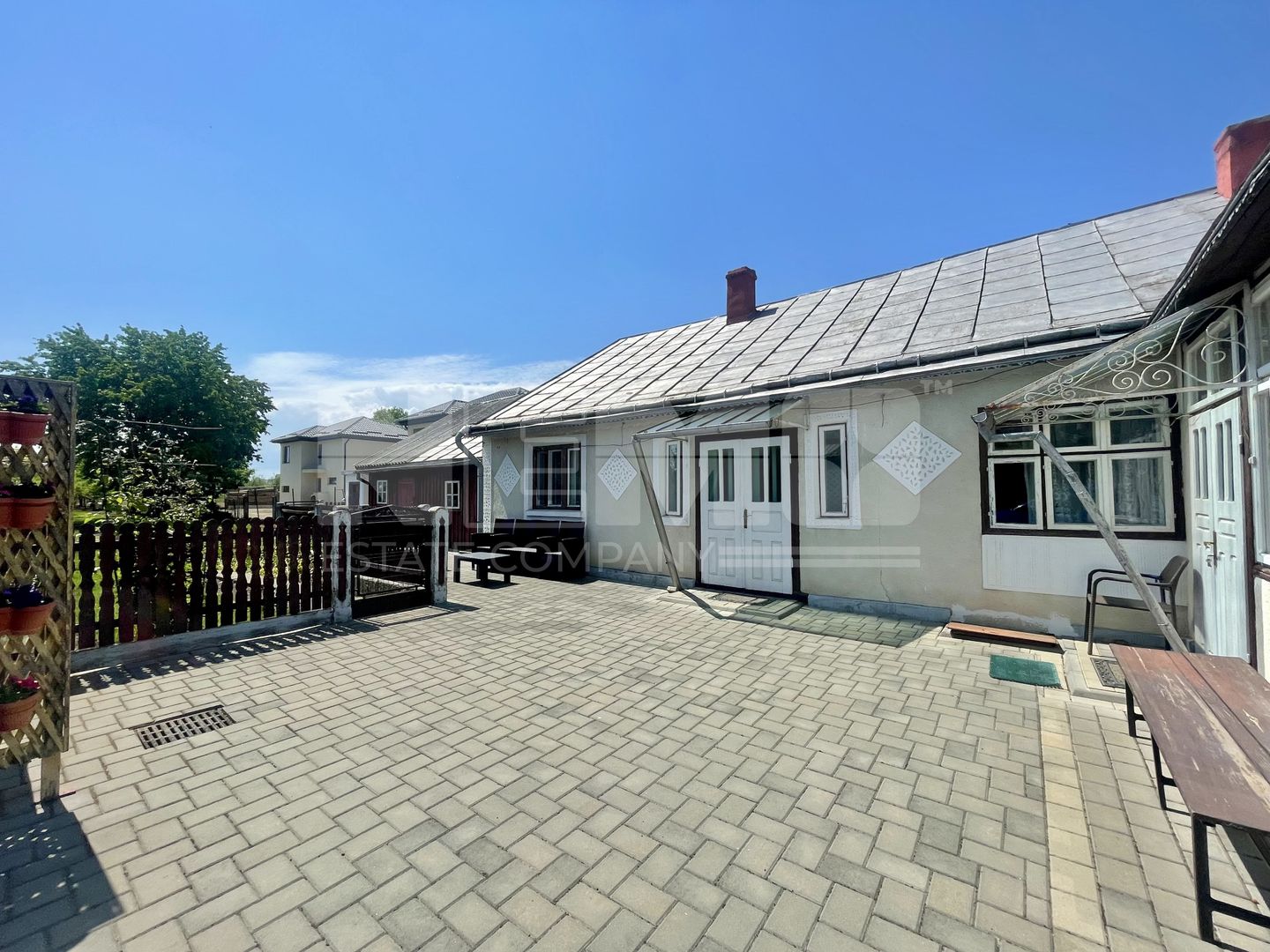 Casa veche stil nemtesc | Teren 23,5 ari | Radauti - Poză 1