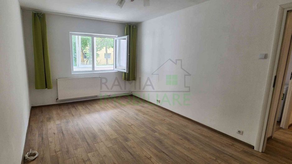 Apartament 2 camere decomandat, renovat, gata de mutare ,Zona Tractoro - Poză 1