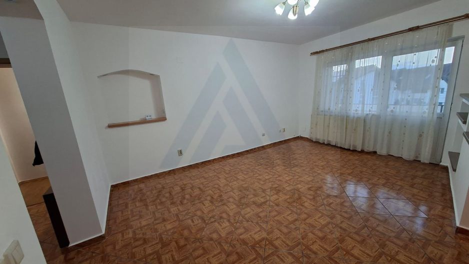 Apartament 4 camere 2 bai garaj subteran si 2 balcoane in zona Strand - Poză 5