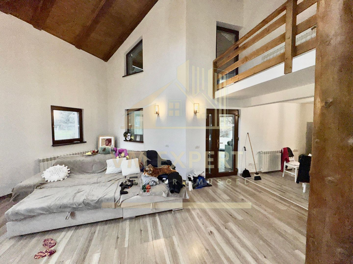 CASĂ 5 CAMERE 252 MP TEREN 1362 MP DRAGOSLAVELE ARGEȘ - Poză 35