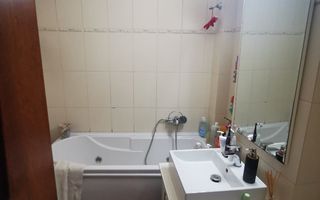 De vanzare apart. cu 3 camere, Complex Vega, Ultimul Leu, et.8, 145.000 E - Poză 1