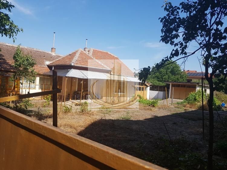 Casa 150 mp si teren in suprafata de 570 mp,  Mehala - Poză 1