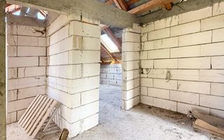 Casă cu potențial imens P+M, teren 7,91 ari, zonă liniștită, Ocna Șugatag. - Poză 13