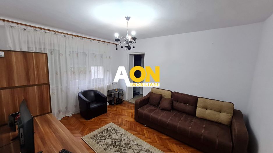 Apartament 3 camere, Parter, Semidecomandat, Zona Cetate - Poză 1