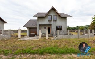 Vilă spațioasă cu vedere la pădure, la doar 15 minute de Bacău! - Poză 3