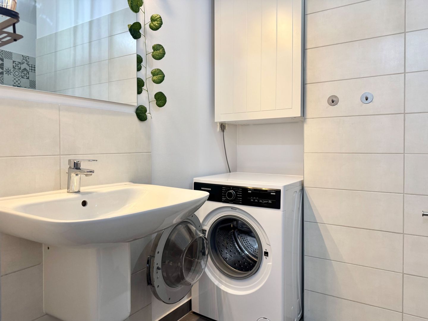 Apartament luminos cu 2 camere, balcon – zona Vox - Poză 25