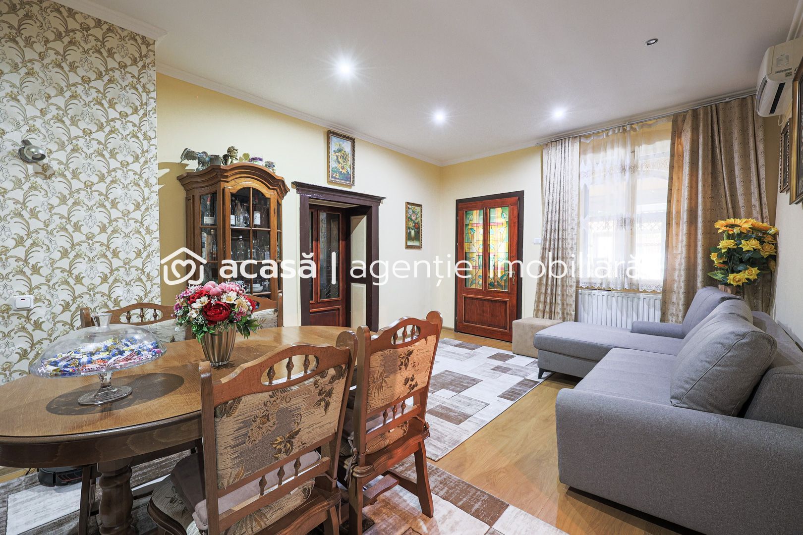 Apartament central, strada Episcopiei cu loc de parcare Comision 0 - Poză 2
