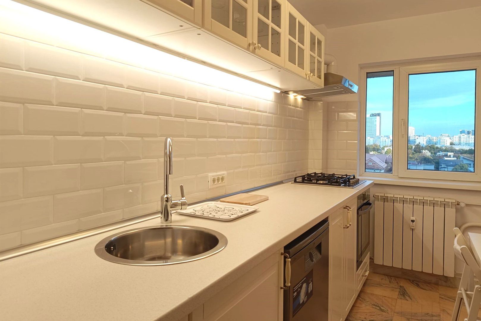 Inchiriem 2 camere complet renovat si mobilat zona 1 Mai - Poză 17