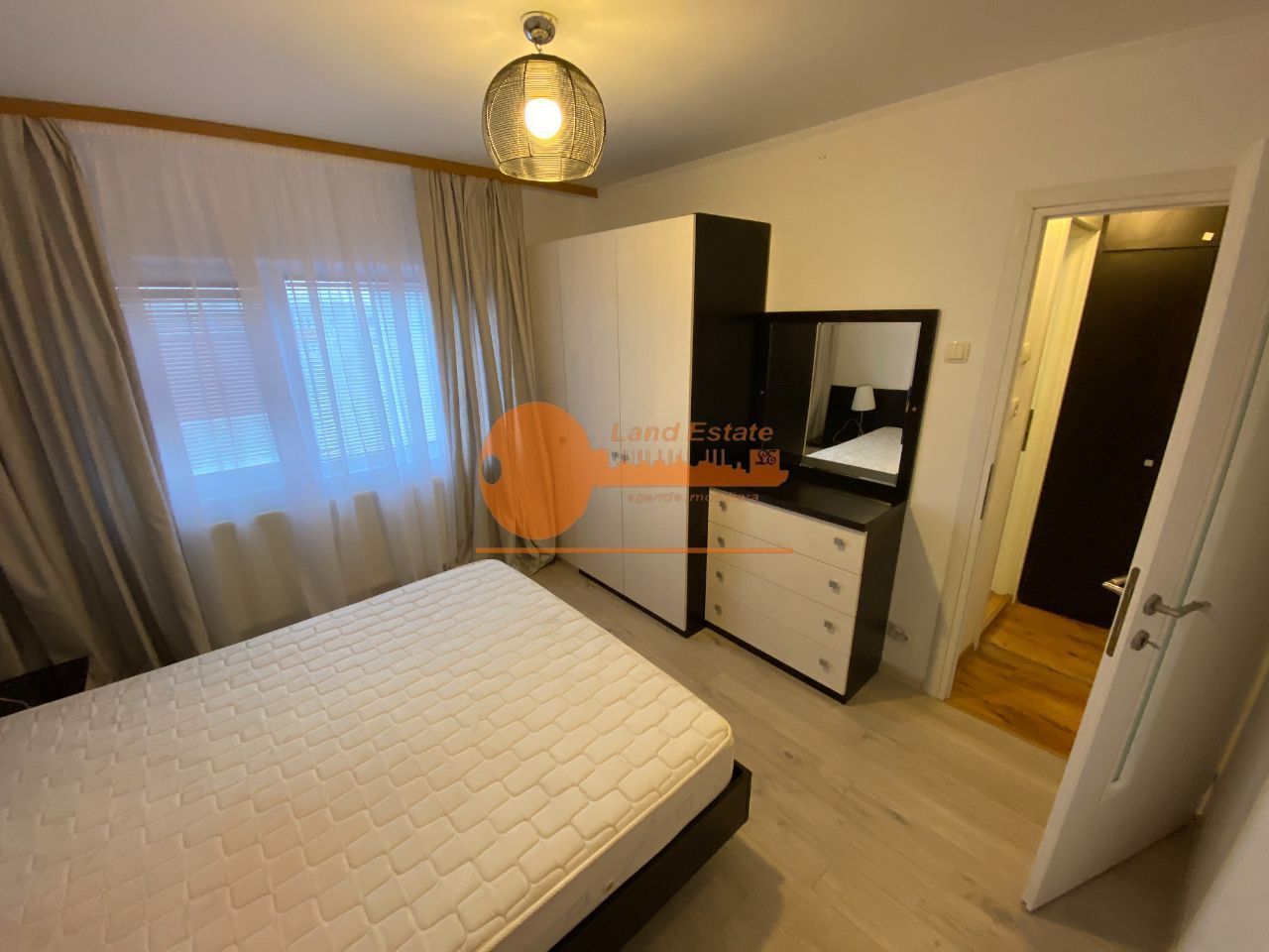 2 camere Aviatieie - Poză 6