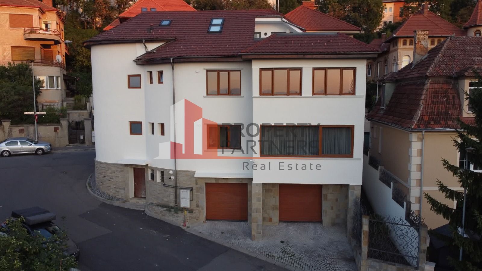 Vilă cu vedere panoramică – Central Brașov - Poză 1