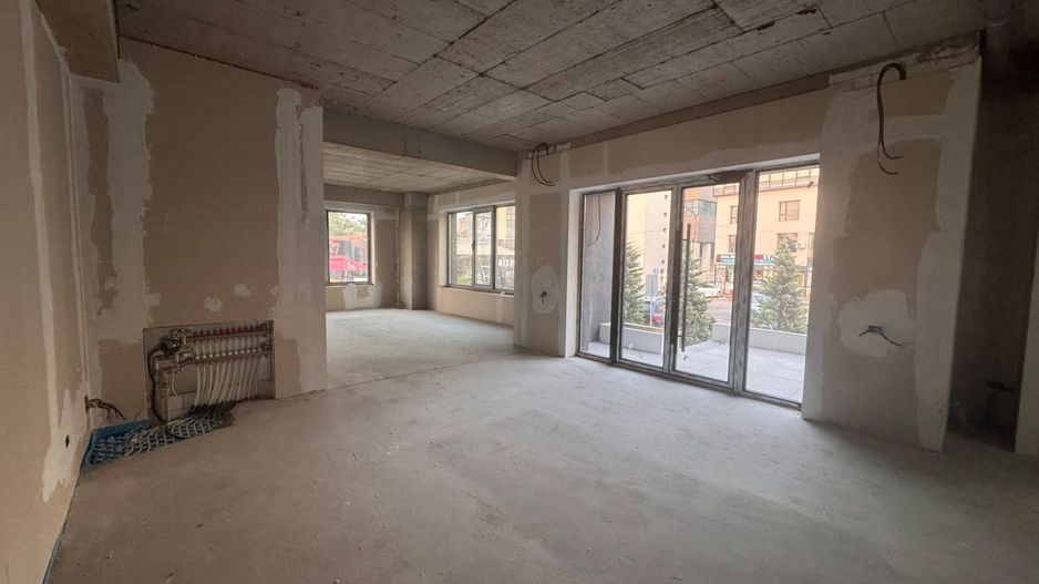 Spațiu comercial ultracentral - prima inchiriere - Poză 2