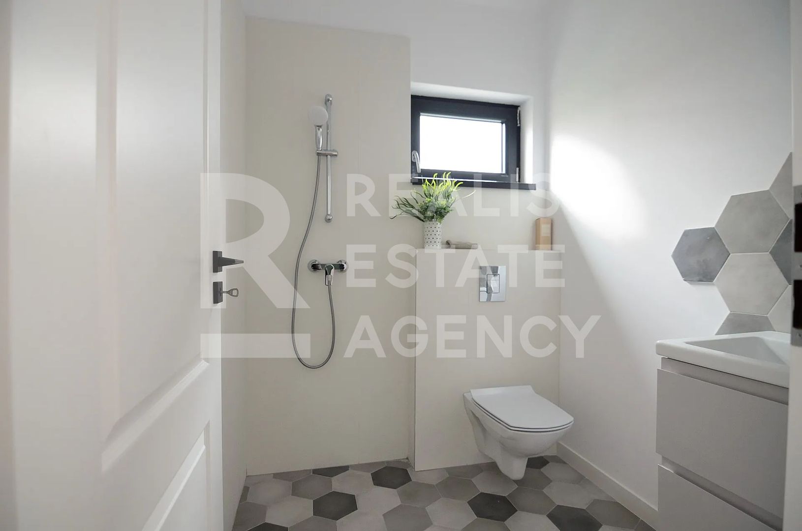 Casă pe malul lacului Snagov - Poză 11