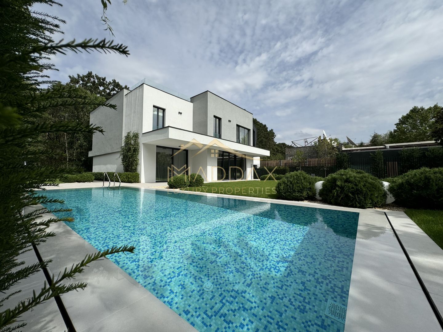 Vila LUX _6 camere_Piscina***1113 mp//Padurea Baneasa//Pipera - Poză 1