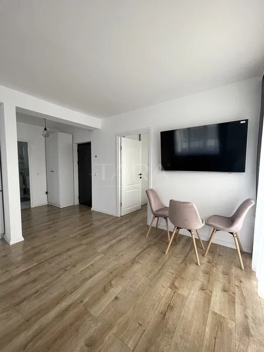 Apartament de vanzare cu 3 camere in Floresti. - Poză 1