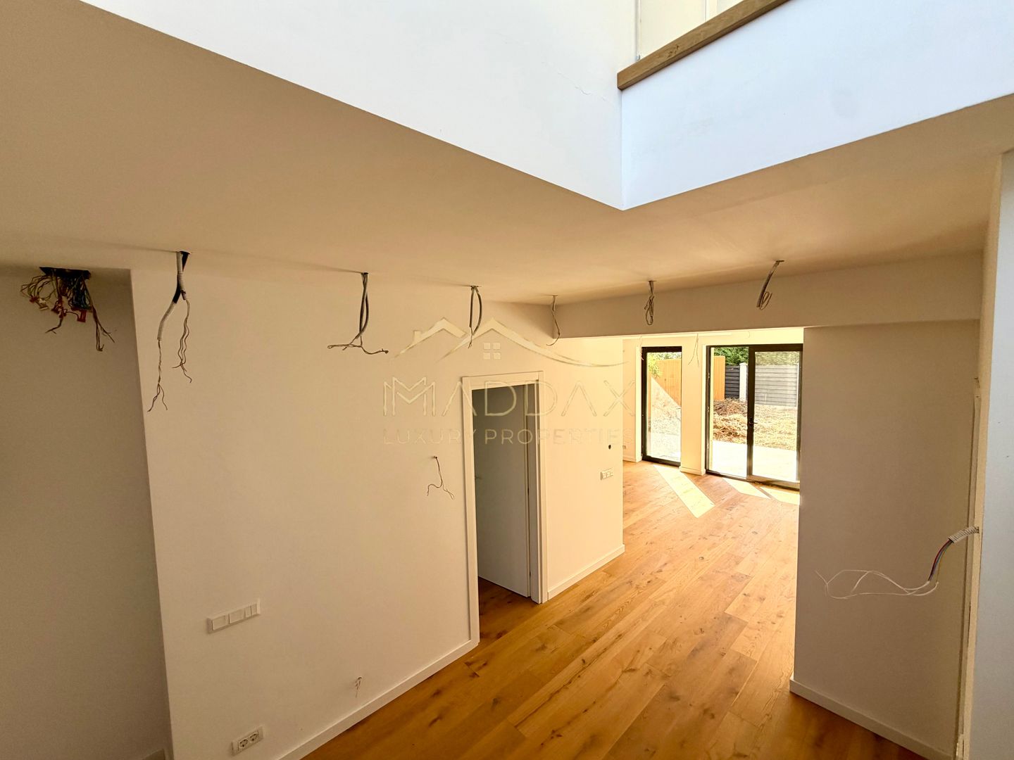 Vila Mediteraneana P+1E // 5 camere / 136 mp utili /garaj / Tunari - Poză 69