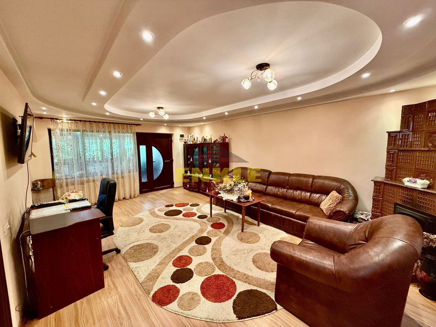 De vanzare casa P+M, 900 mp teren, zona Baisa - Poză 2