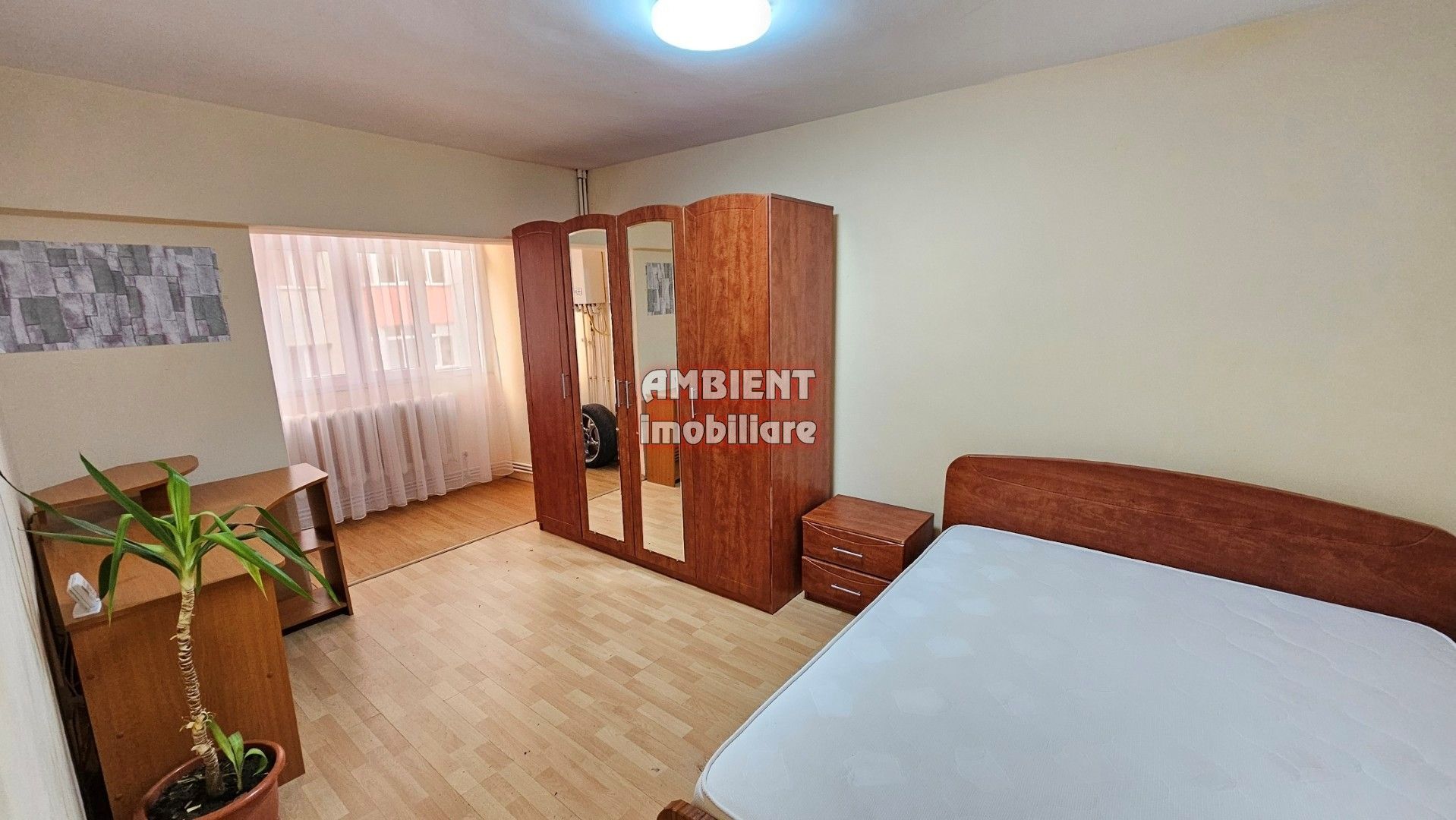 Garsoniera renovată, ETAJ 1, zona Filaturii; - Poză 1