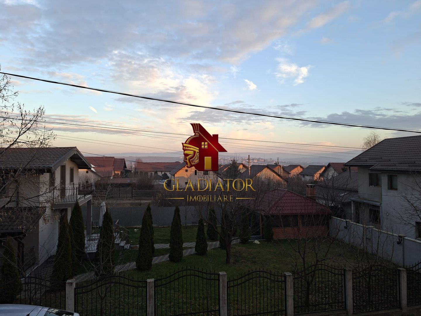 Nu rata aceasta vila semisingle Capat CUG Lunca Cetatuii, statie BUS - Poză 1