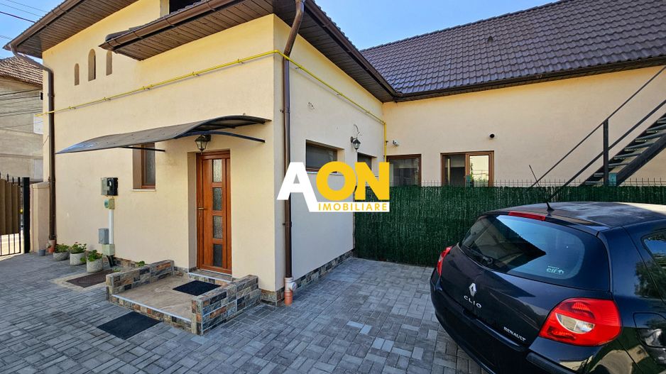 Apartament 2 camere, la casa, zona Centru - Poză 1