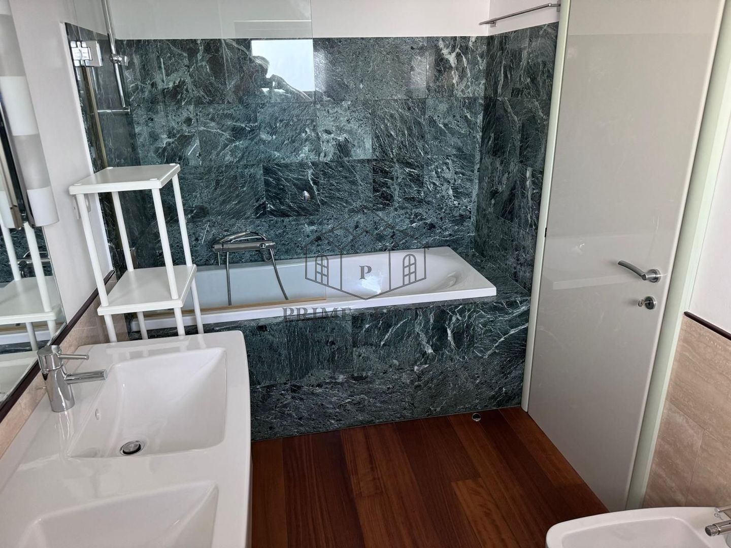 APARTAMENNT DEOSEBIT CU 4 CAMERE LA INCHIRIERE LANGA PARCUL KISELEFF - Poză 5